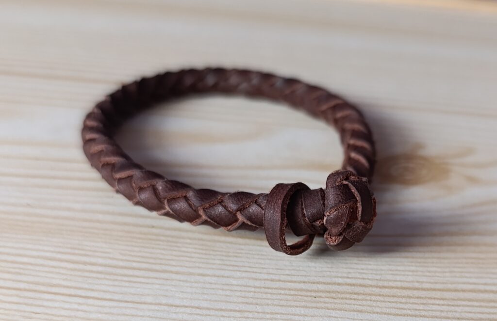 Pulsera Seis Cuerdas Cierre de Bola