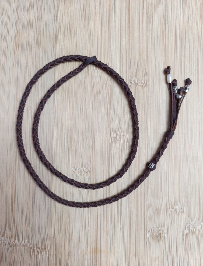 Collar de Cuero Piojillo Metal