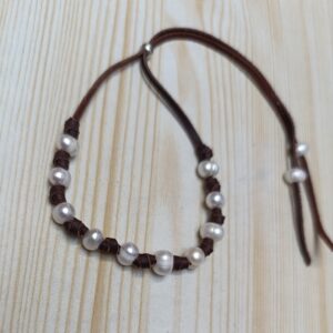 Tobillera de Cuero y Perlas