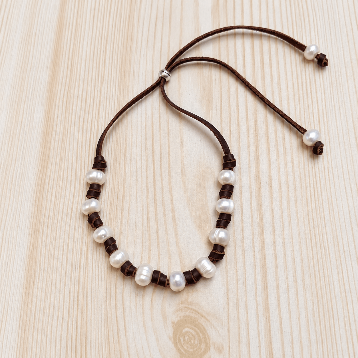 Pulsera de Cuero y Perlas III - Imagen 4